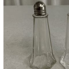 Salt & Pepper Shakers Pr (Silver Tops)