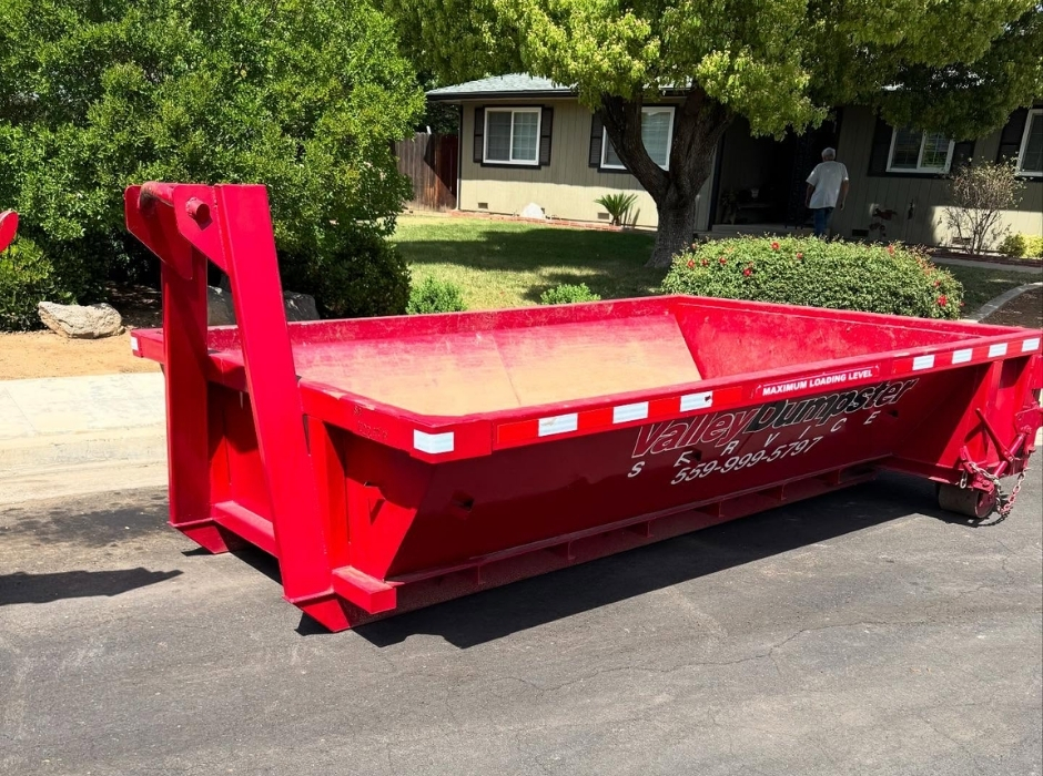7 yard concrete dumpster for heavy materials disposal Fresno