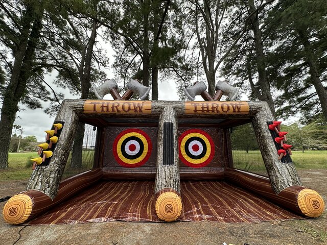 Axe Throwing Double Lane 