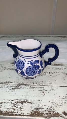 Blue and white vase 16