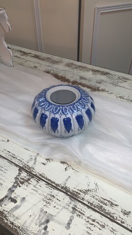 Blue and white vase 18