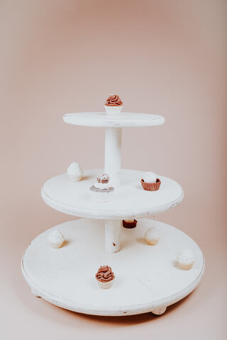 Round ivory distressed 3 tier cupcake stand 