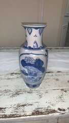 Blue and white vase 1