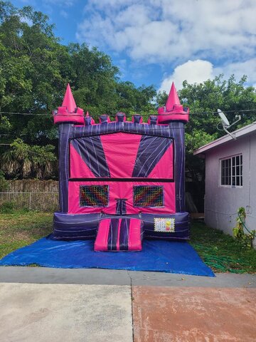 Girls castle bounce house