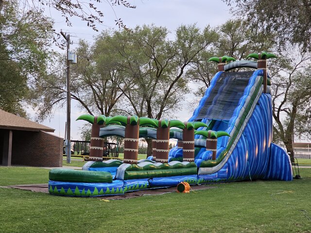 30 ft Atlantis Water Slide 