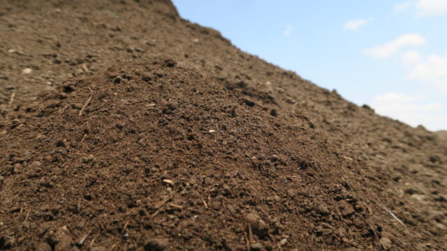 Top Soil (PRICE PER YARD)