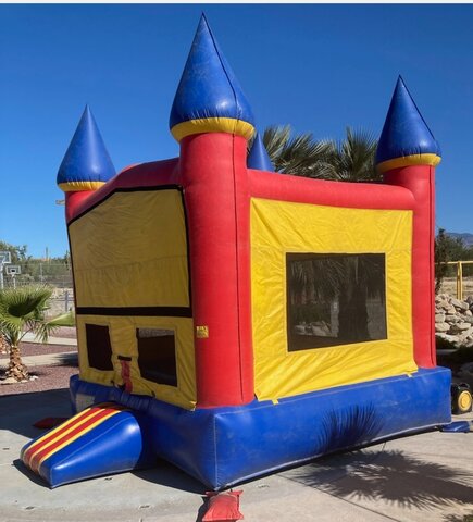 13' x 13' CLASSIC CASTLE (primary colors, banner option)