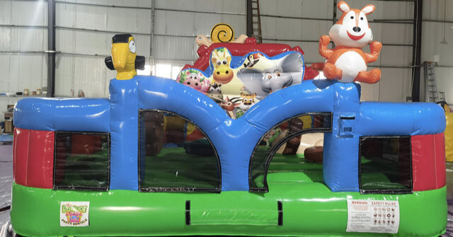 Inflatable younger child/Toddler play yard