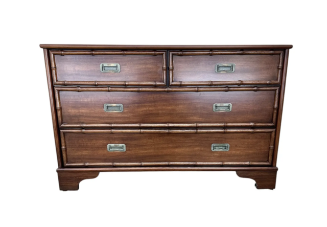 Dresser / Chest (empty)