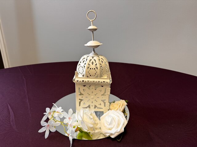 White Moroccan centrepiece 